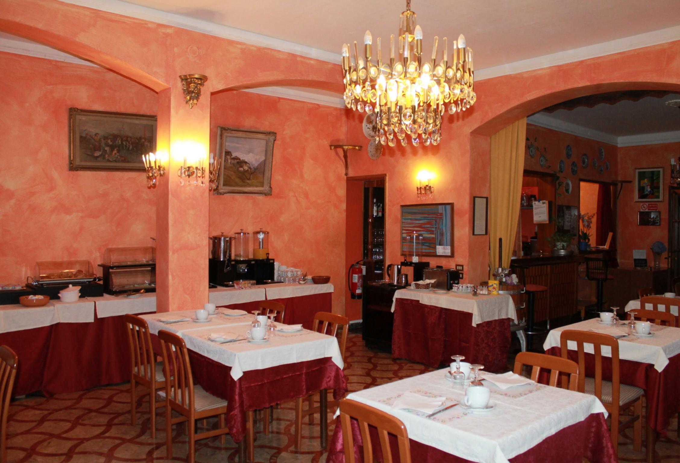 Albergo Paradiso Maccagno エクステリア 写真