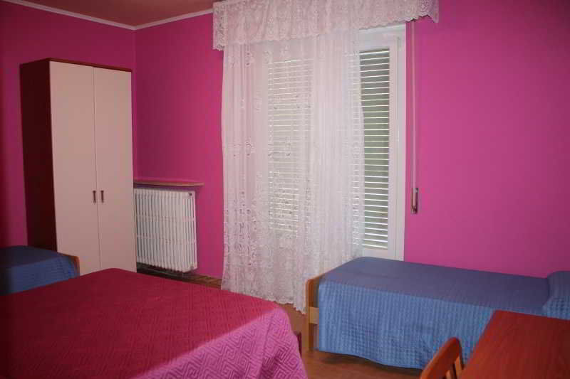 Albergo Paradiso Maccagno 部屋 写真