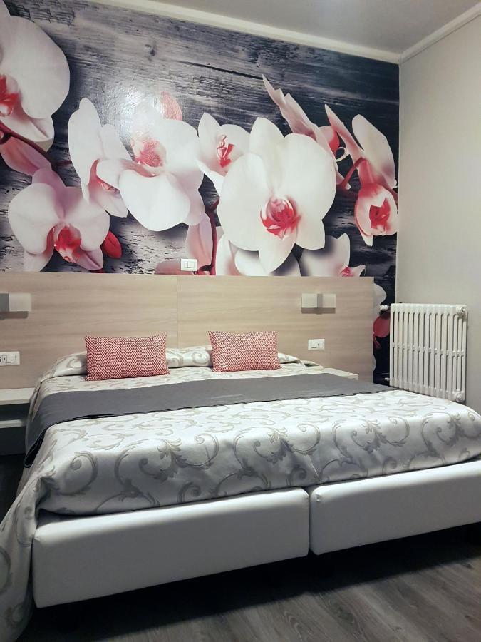Albergo Paradiso Maccagno エクステリア 写真