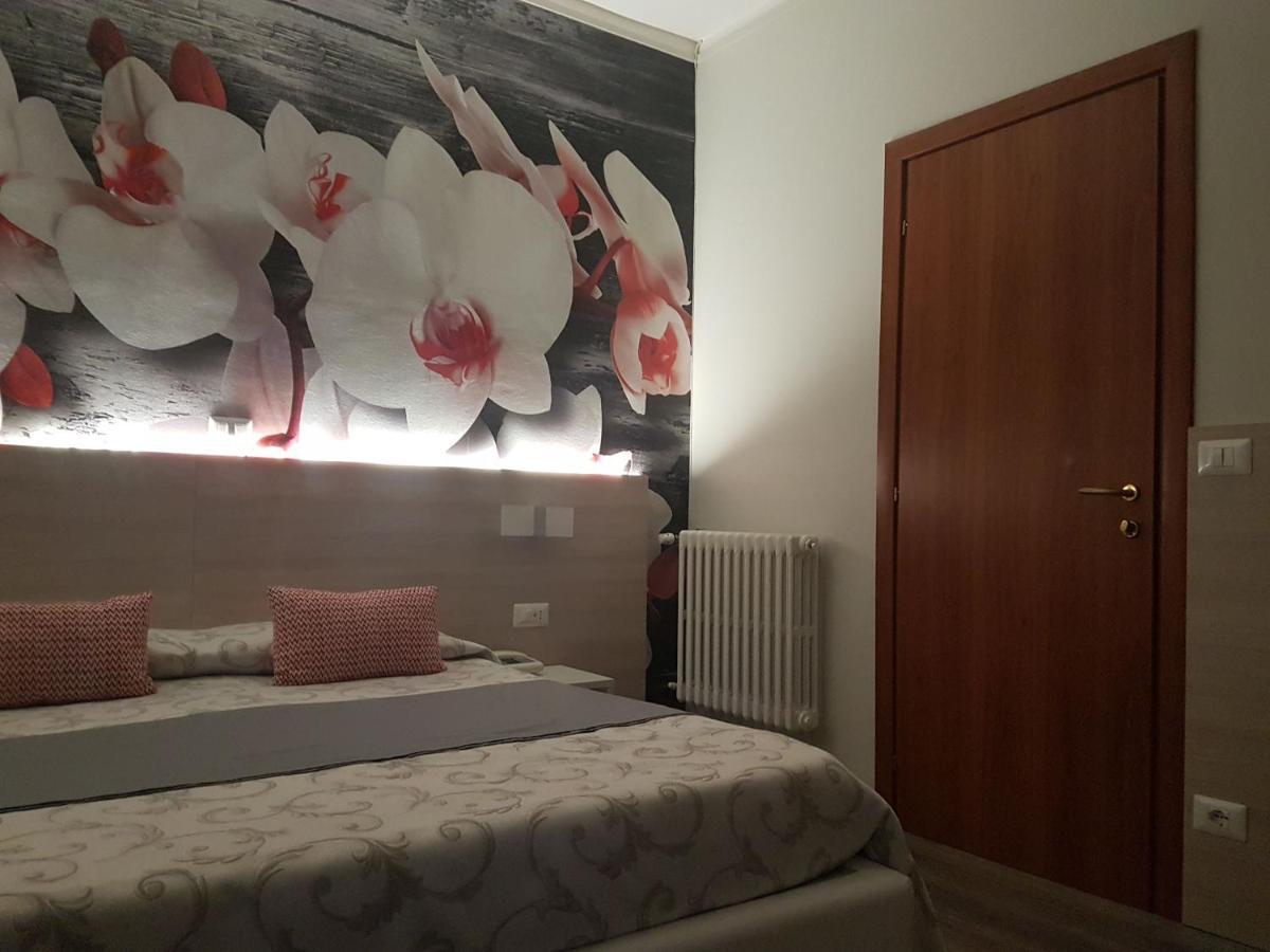 Albergo Paradiso Maccagno エクステリア 写真