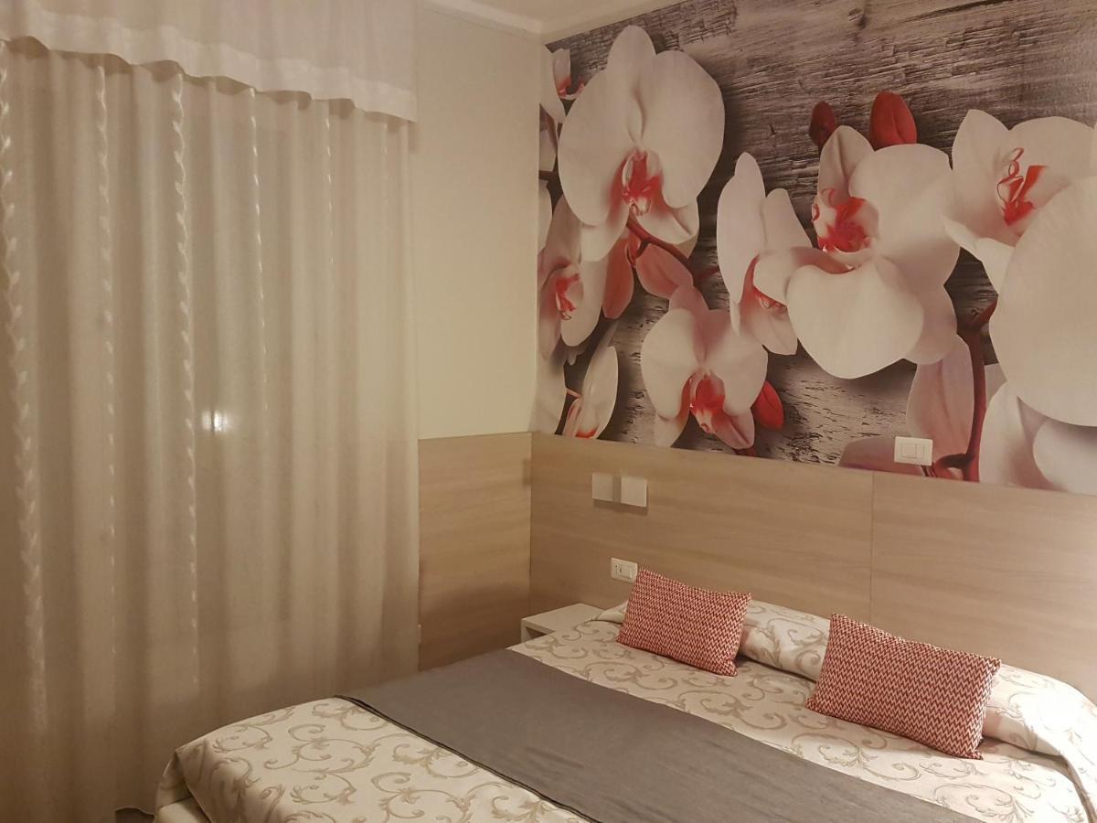 Albergo Paradiso Maccagno エクステリア 写真