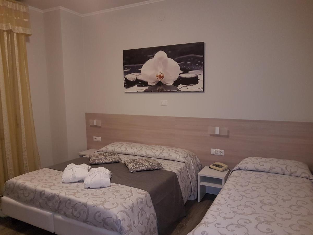 Albergo Paradiso Maccagno エクステリア 写真