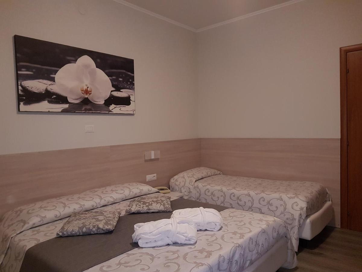 Albergo Paradiso Maccagno エクステリア 写真