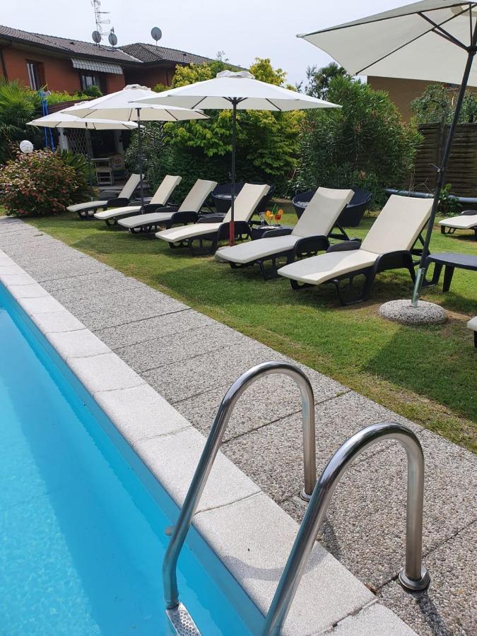 Albergo Paradiso Maccagno エクステリア 写真