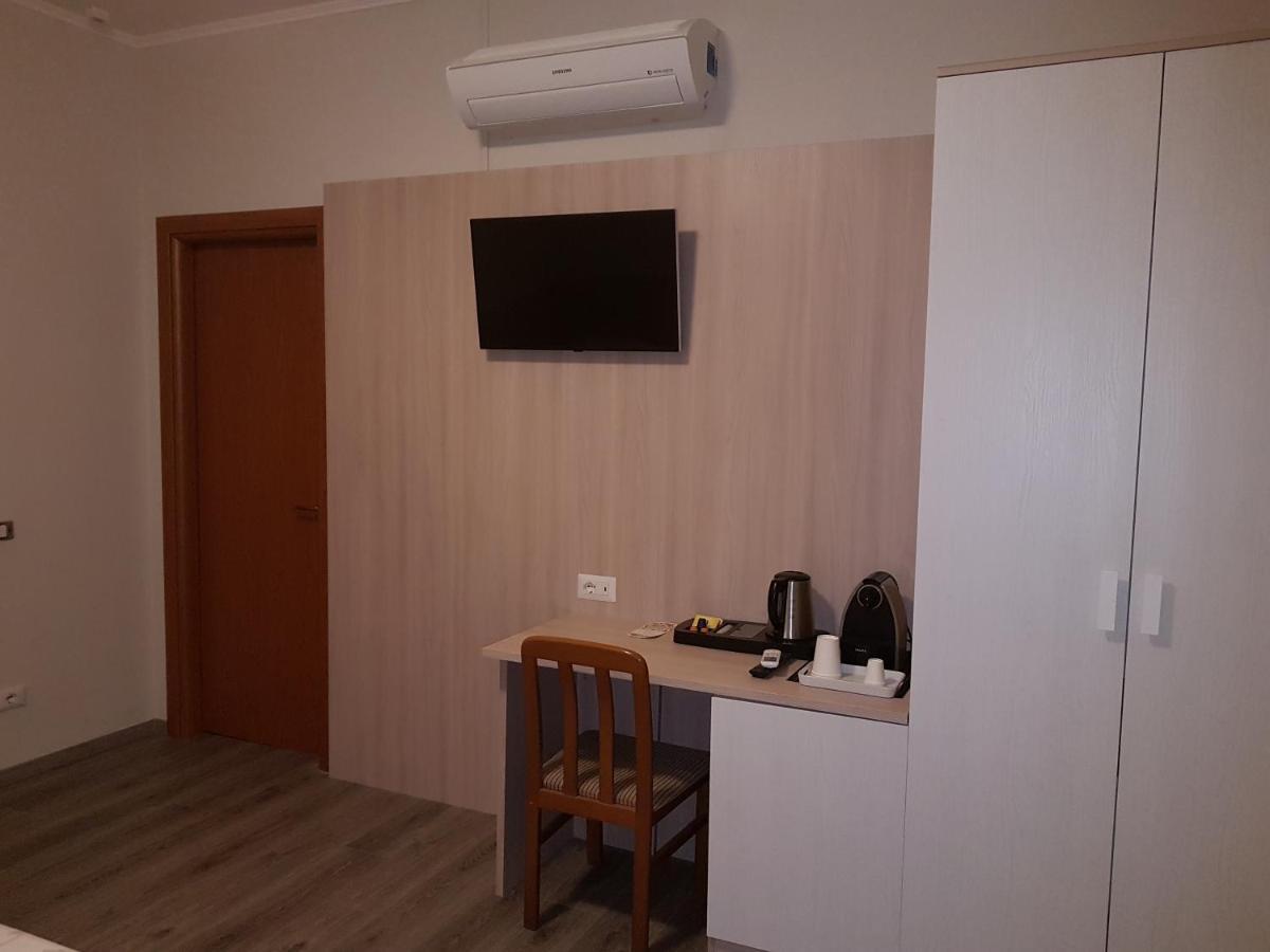 Albergo Paradiso Maccagno エクステリア 写真